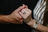 Taylor's engagement ring (Image via Instagram/@taylorswift, @killatrav)